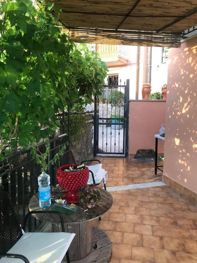 The Secret Garden Villa Forza dʼAgro Exteriör bild