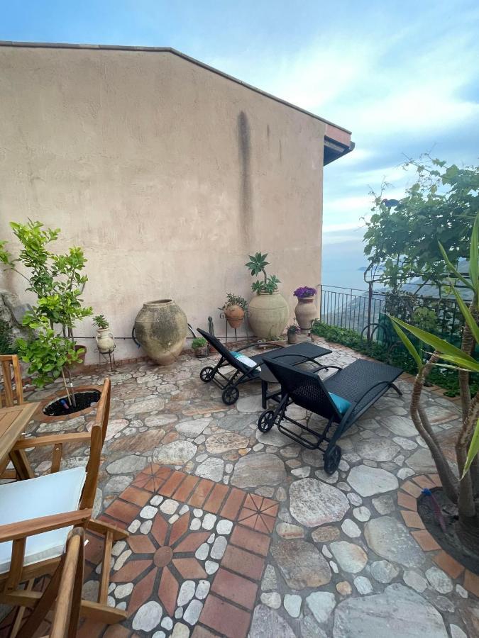 The Secret Garden Villa Forza dʼAgro Exteriör bild